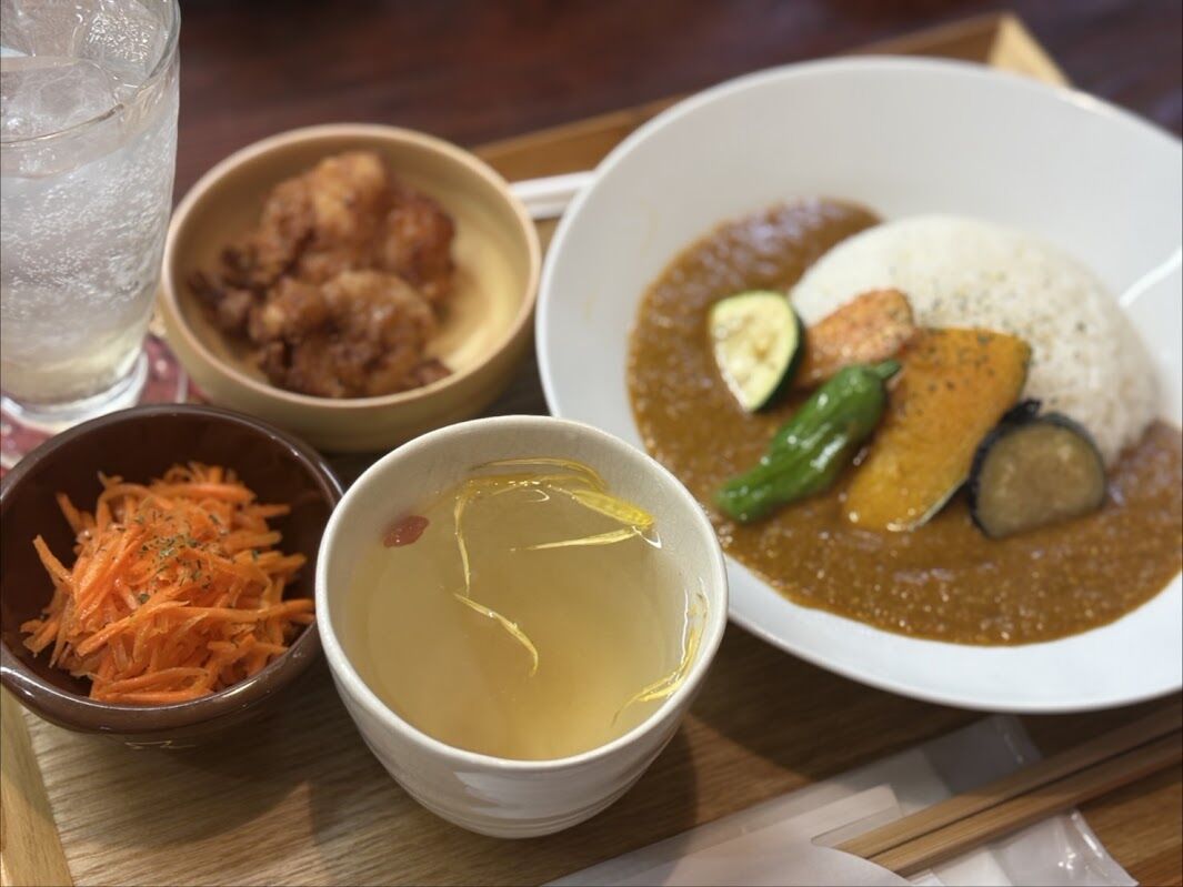３:甘酒カレーライスランチ<br>＊日替わり小鉢/薬膳スープ付